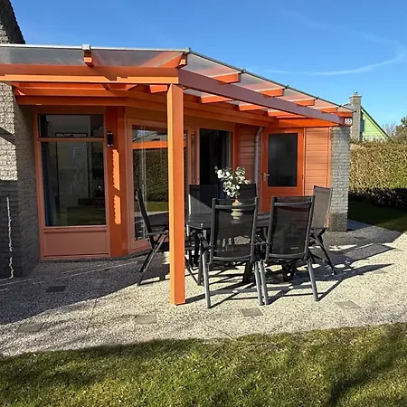 بيت للعطل Zeester 055